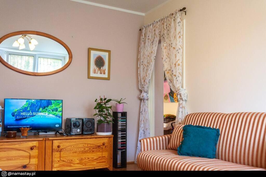 Spacious Retro Flat Close To National Stadium Warsaw Exterior photo