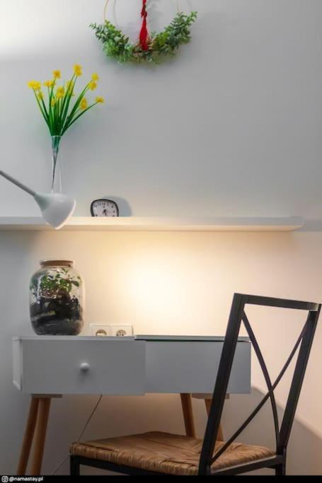 Spacious Retro Flat Close To National Stadium Warsaw Exterior photo